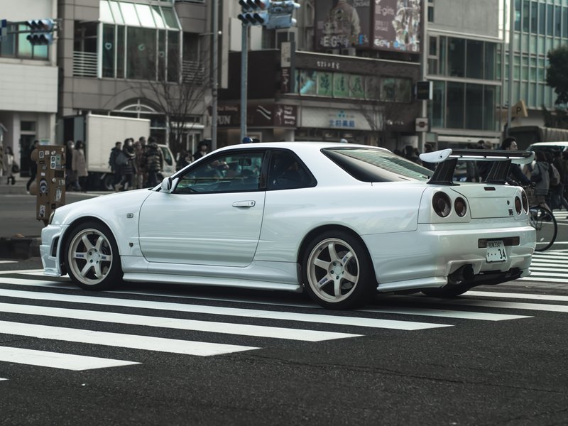 Iconische Nissan Skyline R34 in Tokio, Japan.